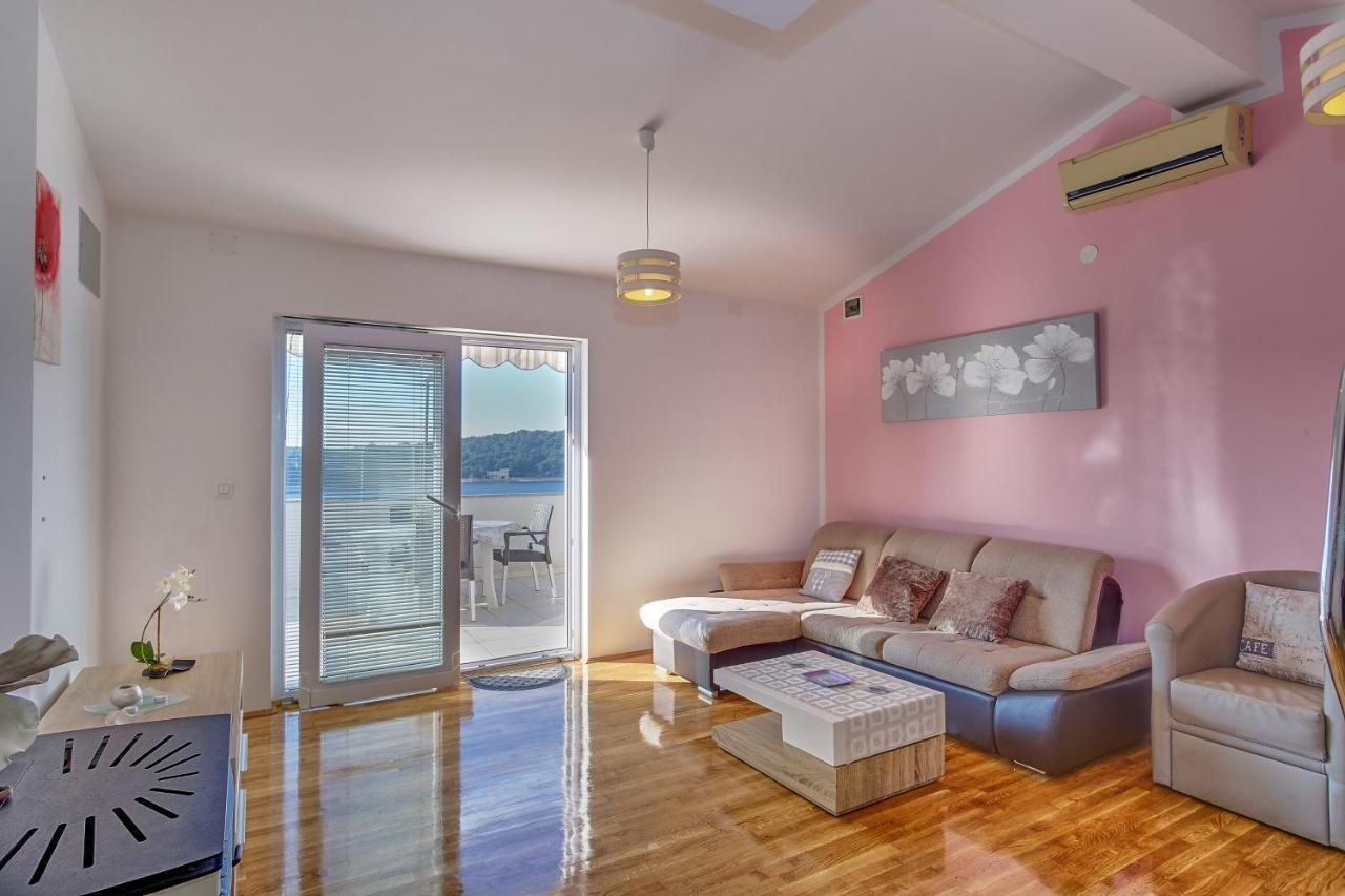 Apartments Zerjav Mali Losinj Ngoại thất bức ảnh