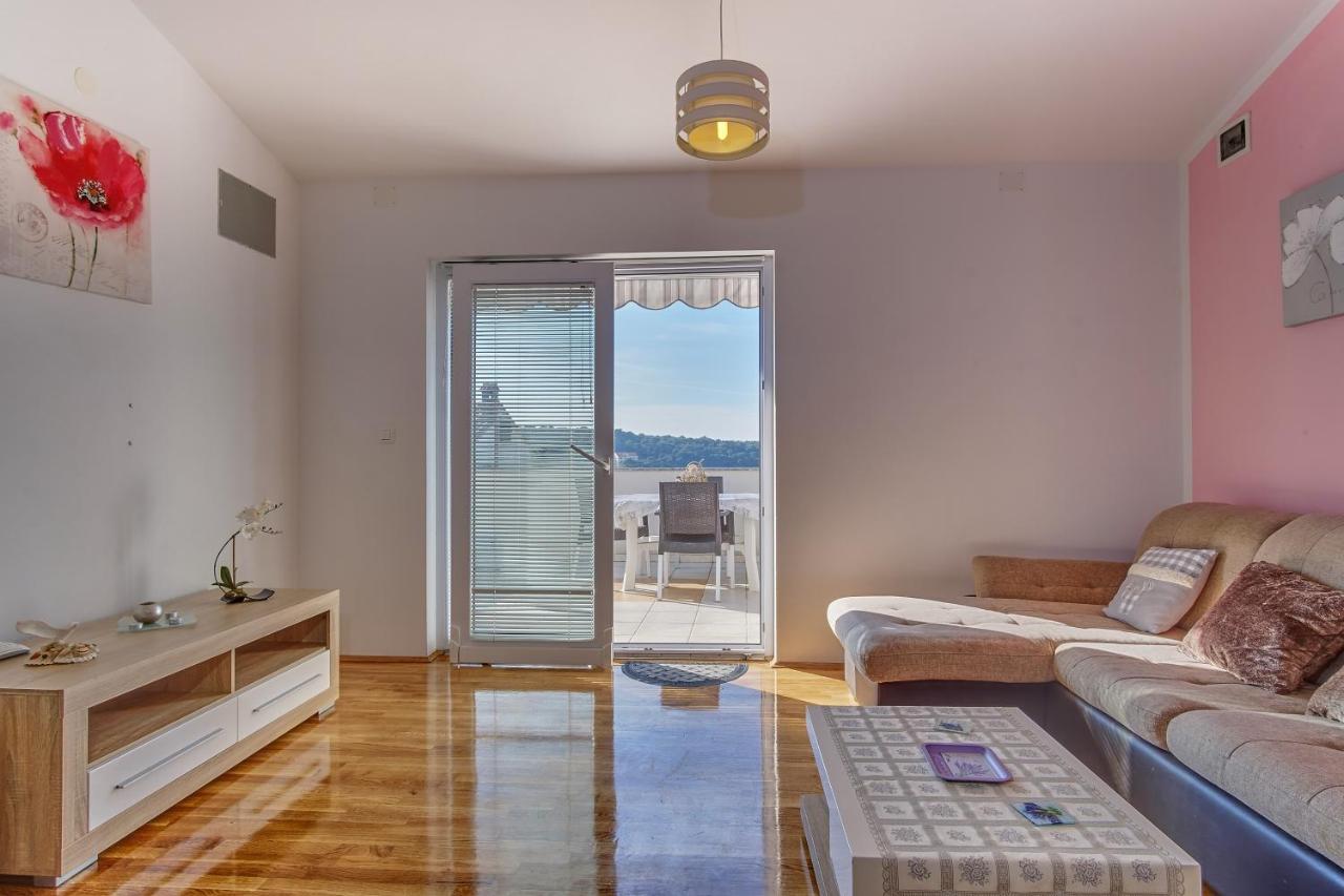 Apartments Zerjav Mali Losinj Ngoại thất bức ảnh