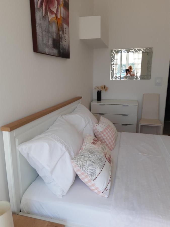 Apartments Zerjav Mali Losinj Ngoại thất bức ảnh
